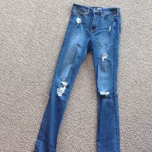 Hollister Ripped super skinny high Rise jeans